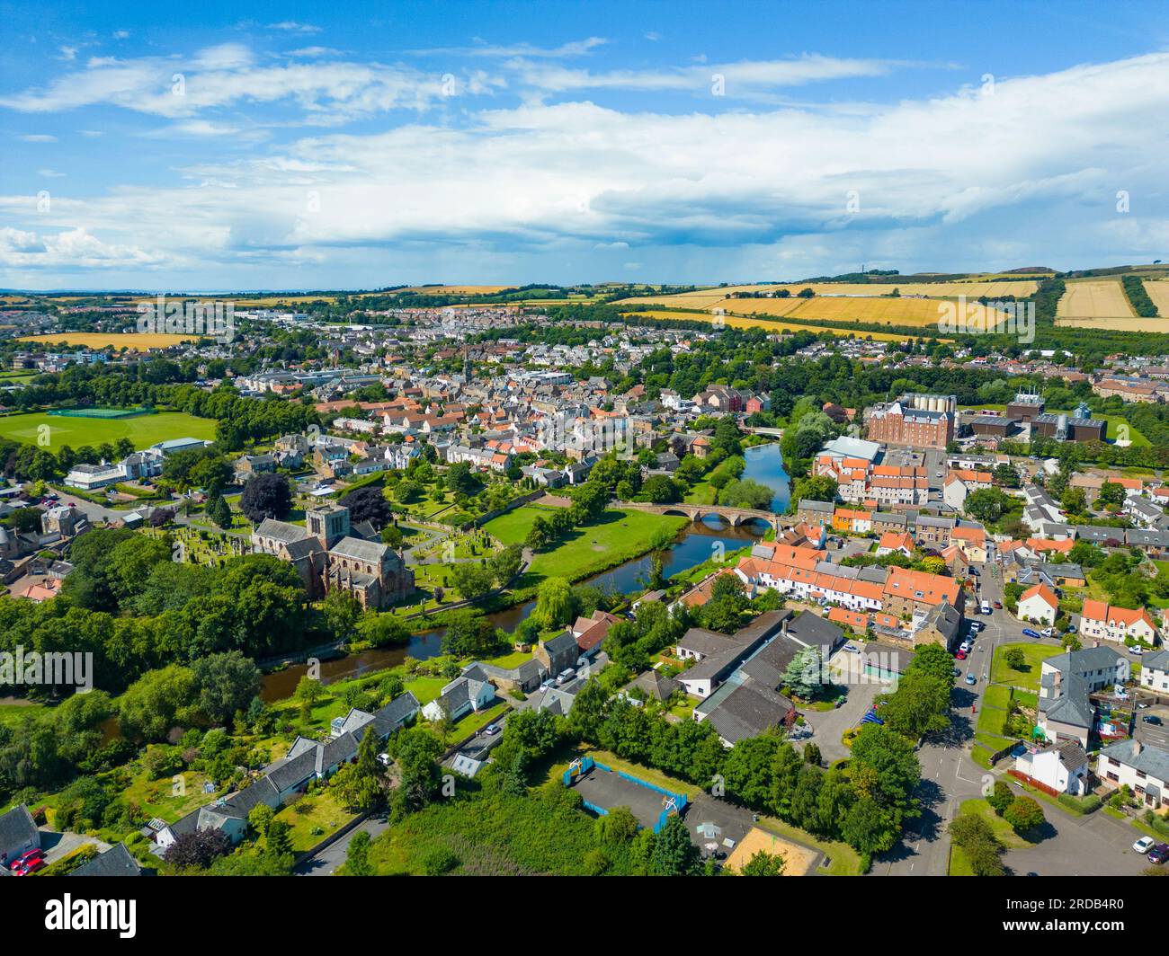 Vue aérienne de la ville de Haddington sur la rivière Tyne à East Lothian, Écosse, Royaume-Uni Banque D'Images