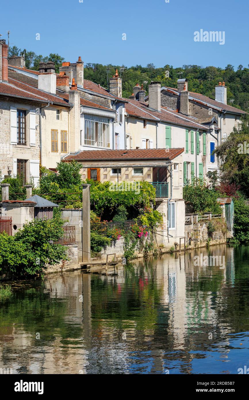 Maisons en bord de rivière Marne Joinville Saint-Dizier haute-Marne Grande est France Banque D'Images