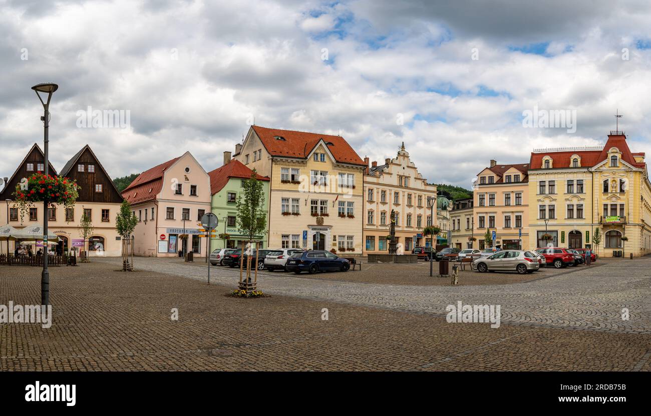 Ceska Kamenice, République tchèque, 28.06.2023, place de la ville et centre historique de Ceska Kamenice qui est protégé en tant que zone de monuments urbains Banque D'Images