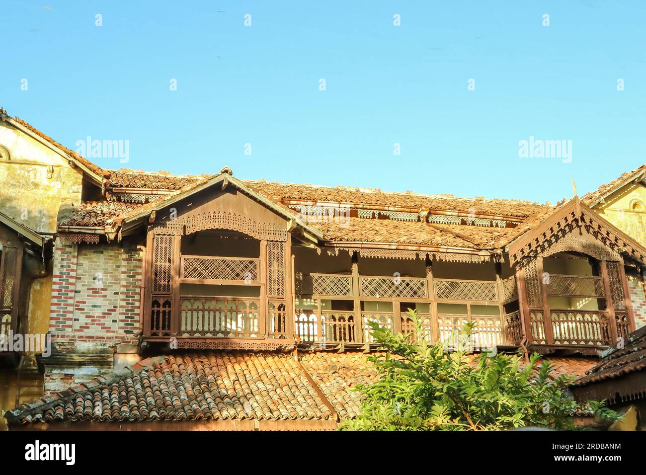 Une très vieille maison dans une vieille ville abandonnée, campagne de Puttalam, sri lanka Banque D'Images