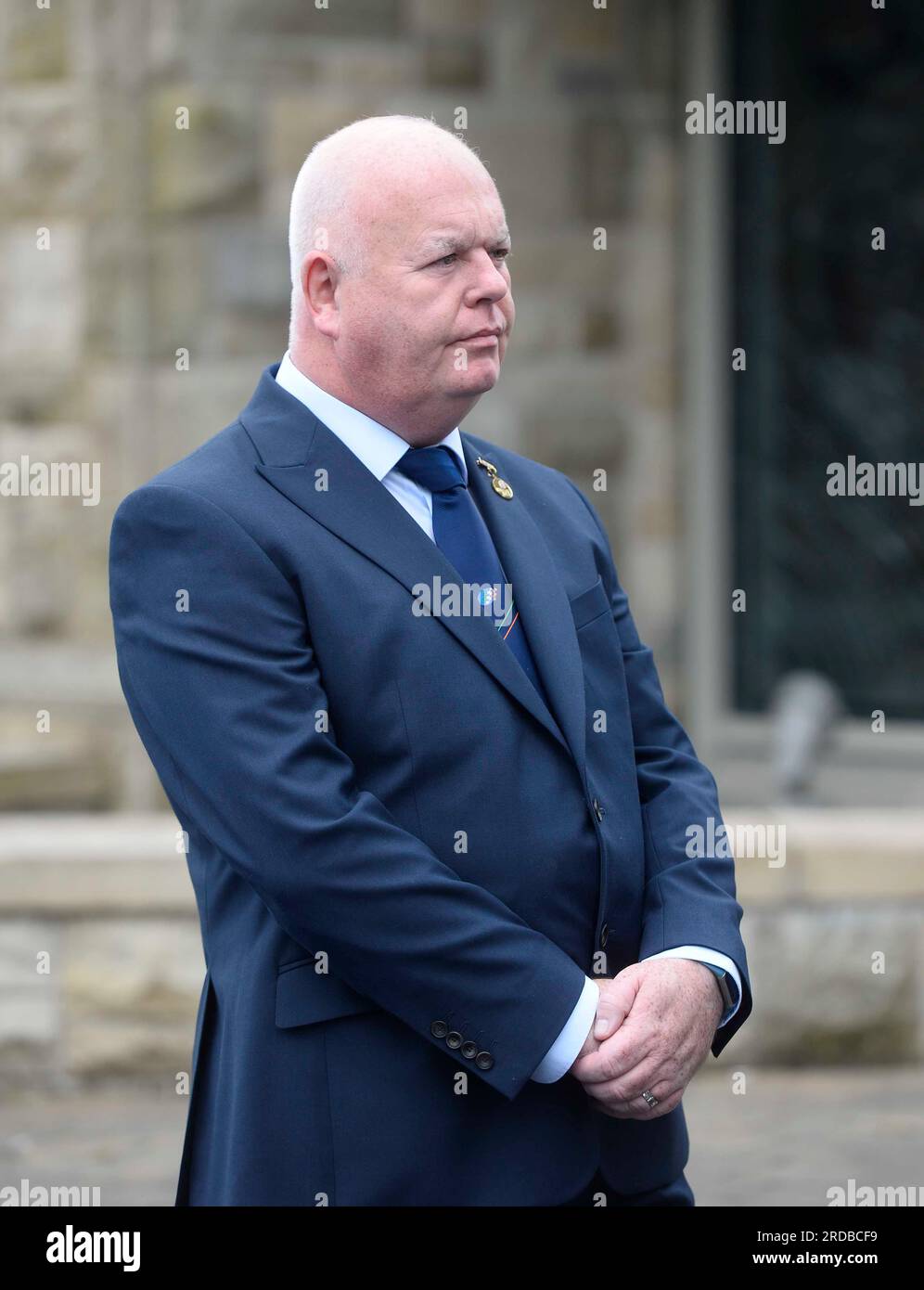 Président de Motorsport Ireland, Aiden Harpur, assiste aux funérailles de Daire Maguire à l'église de l'Immaculée conception, à Newtownbutler, comté de Fermanagh. M. Maguire a été tué lors d'un rassemblement à Co Sligo dimanche. Date de la photo : jeudi 20 juillet 2023. Banque D'Images