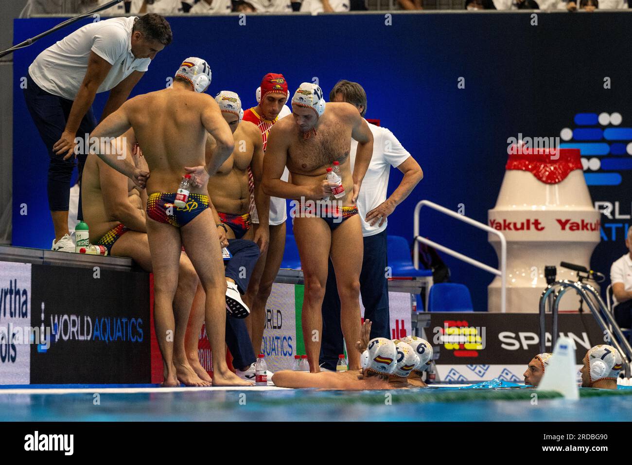 FUKUOKA, JAPON - JUILLET 19 : Unai Aguirre d'Espagne, Alberto Munarriz d'Espagne, Alvaro Granados Ortega d'Espagne, Bernat Sanahuja d'Espagne, Miguel de Toro Dominguez d'Espagne, Marc Laramie Gonfaus d'Espagne, Martin Famera d'Espagne, Sergi Cabanas Pegado d'Espagne, Roger Tahull compte d'Espagne, Felipe Perrone Rocha d'Espagne, Blai Mallarach Guell d'Espagne, Alejandro Bustos Sanschez d'Espagne et Eduardo Lorrio d'Espagne lors du match de water-polo masculin entre l'Espagne et le Monténégro lors du jour 6 des Championnats du monde aquatiques de Fukuoka 2023 au Marine Messe Fukuoka Hall B le 19 juillet, 2023 à Fukuoka, Banque D'Images