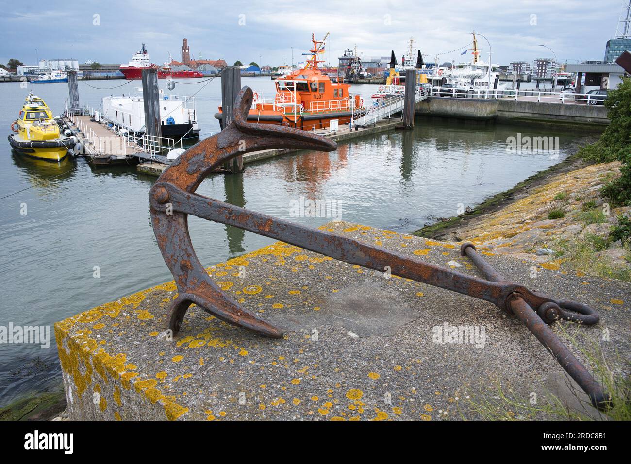 Vue sur Steubenhoeft, Steubenhöft, Hafen, Harbour, Nordsee, Mer du Nord, Cuxhaven, navire, Schiff, SAR Loke, Bergen, remorqueur, Banque D'Images