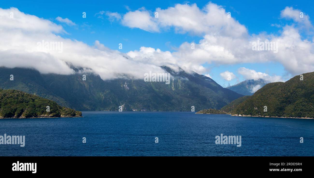 Dusky Sound, Tamatea, l'un des fjords les plus complexes, parc national de Fiordland, île du Sud, Nouvelle-Zélande Banque D'Images