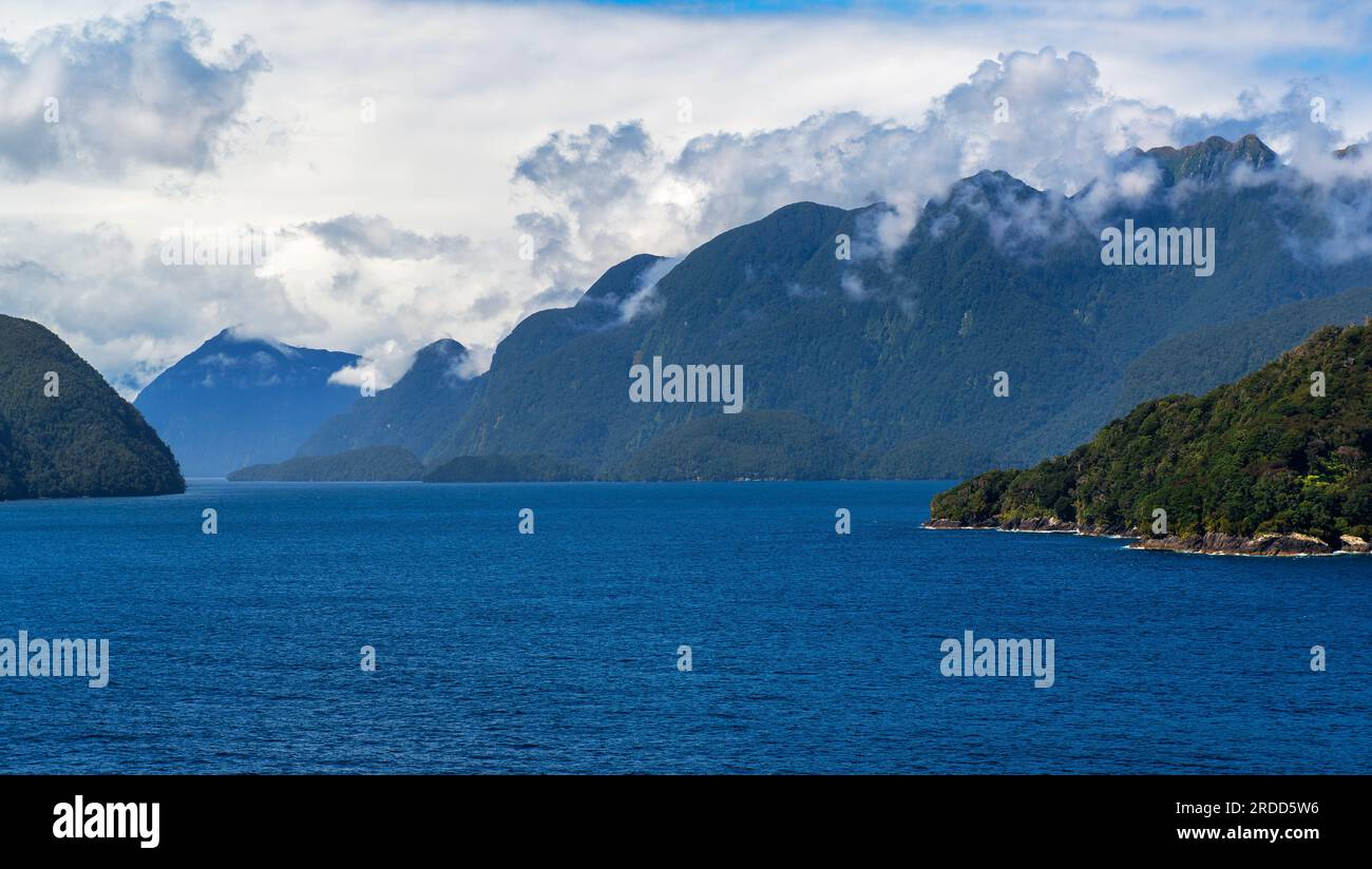 Dusky Sound, Tamatea, l'un des fjords les plus complexes, parc national de Fiordland, île du Sud, Nouvelle-Zélande Banque D'Images