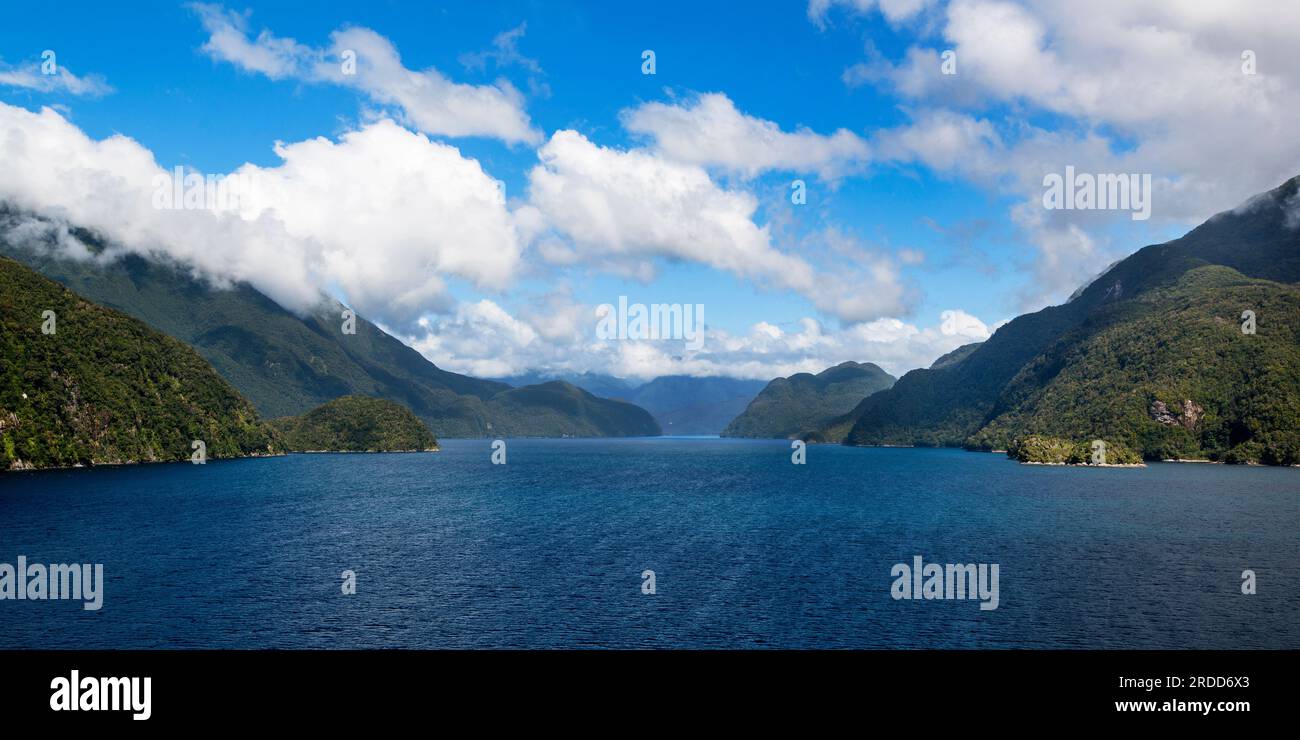 Dusky Sound, Tamatea, l'un des fjords les plus complexes, parc national de Fiordland, île du Sud, Nouvelle-Zélande Banque D'Images