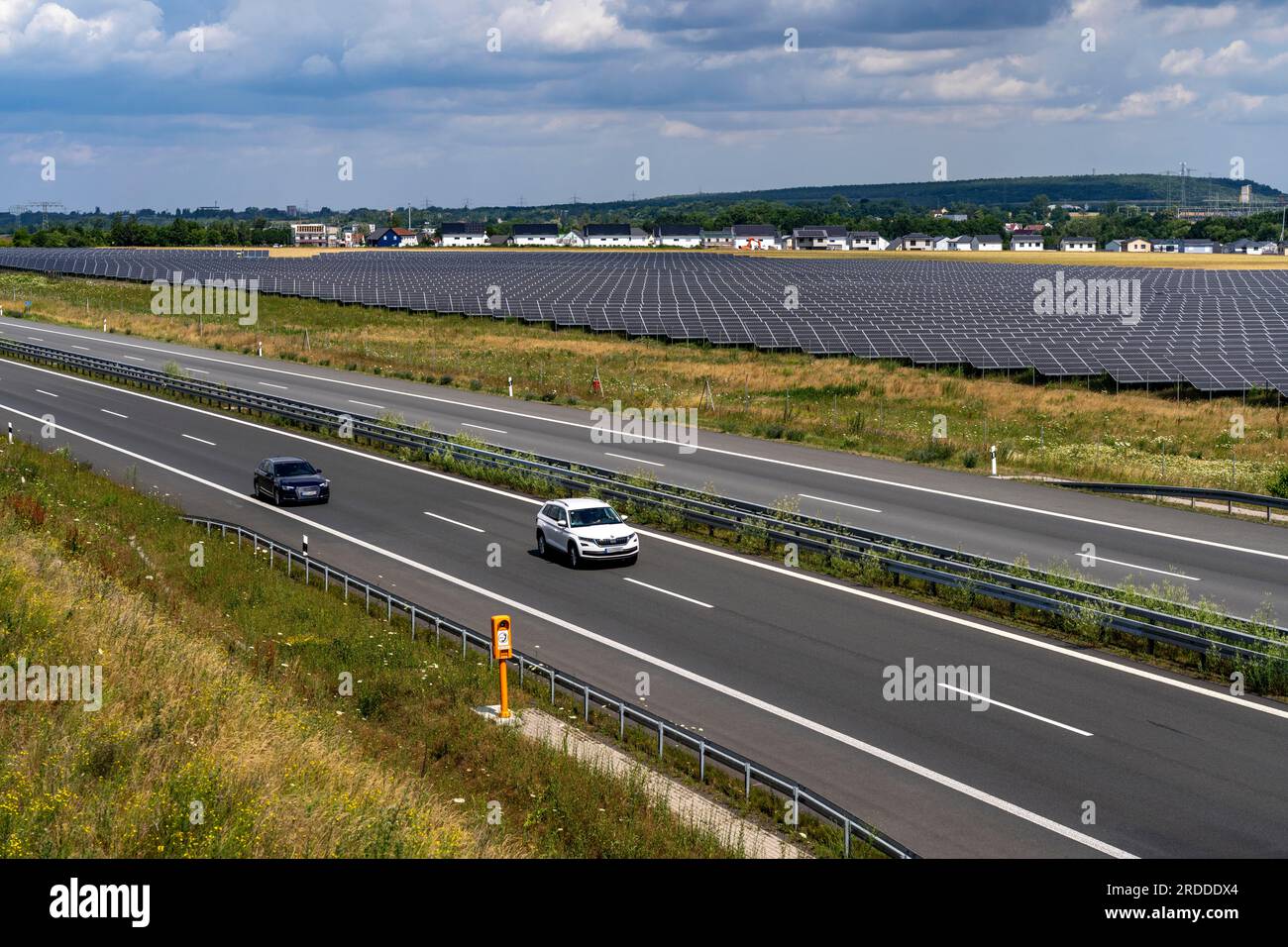 Centrale photovoltaïque près de Borna-Süd sur l'A72, centrale photovoltaïque, parc solaire, Naturstrom Borna GmbH & Co. KG, Städtische Werke Borna, Saxe, Allemagne, Banque D'Images