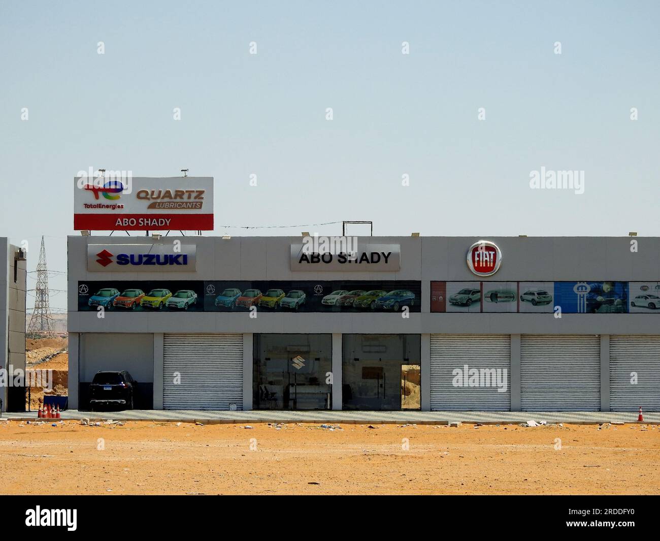 Le Caire, Egypte, juin 30 2023 : ABO Shady services Center pour Fiat et Suzuki Cars, Fiat automobiles est le plus grand constructeur automobile en Italie, Suzu Banque D'Images Le Caire, Egypte, juin 30 2023 : ABO Shady services Center pour Fiat et Suzuki Cars, Fiat automobiles est le plus grand constructeur automobile en Italie, Suzu Banque D'Images