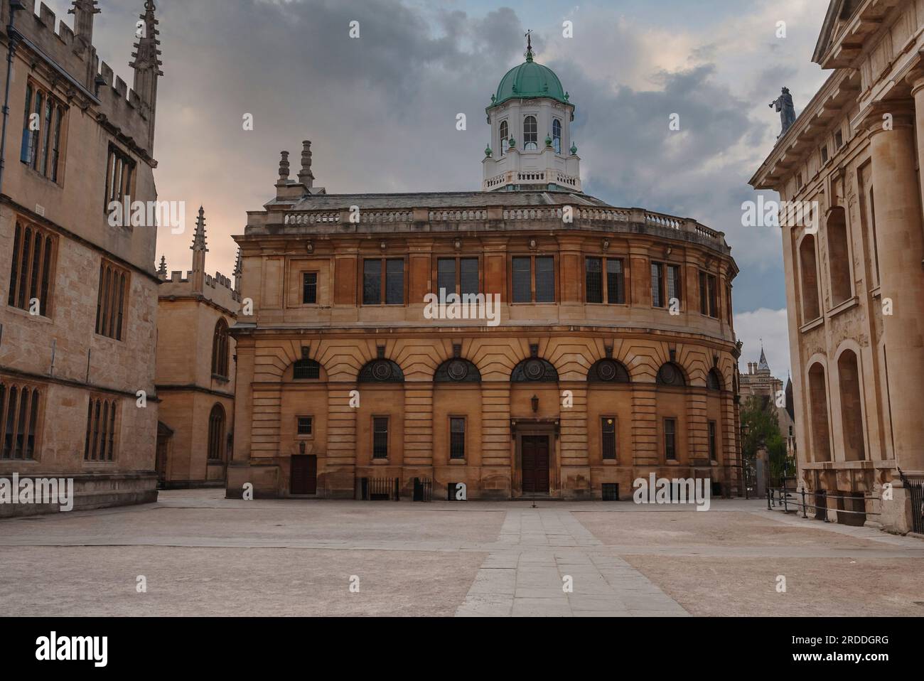 Façade est du théâtre Sheldonian de Clarendon Quad Banque D'Images Façade est du théâtre Sheldonian de Clarendon Quad Banque D'Images