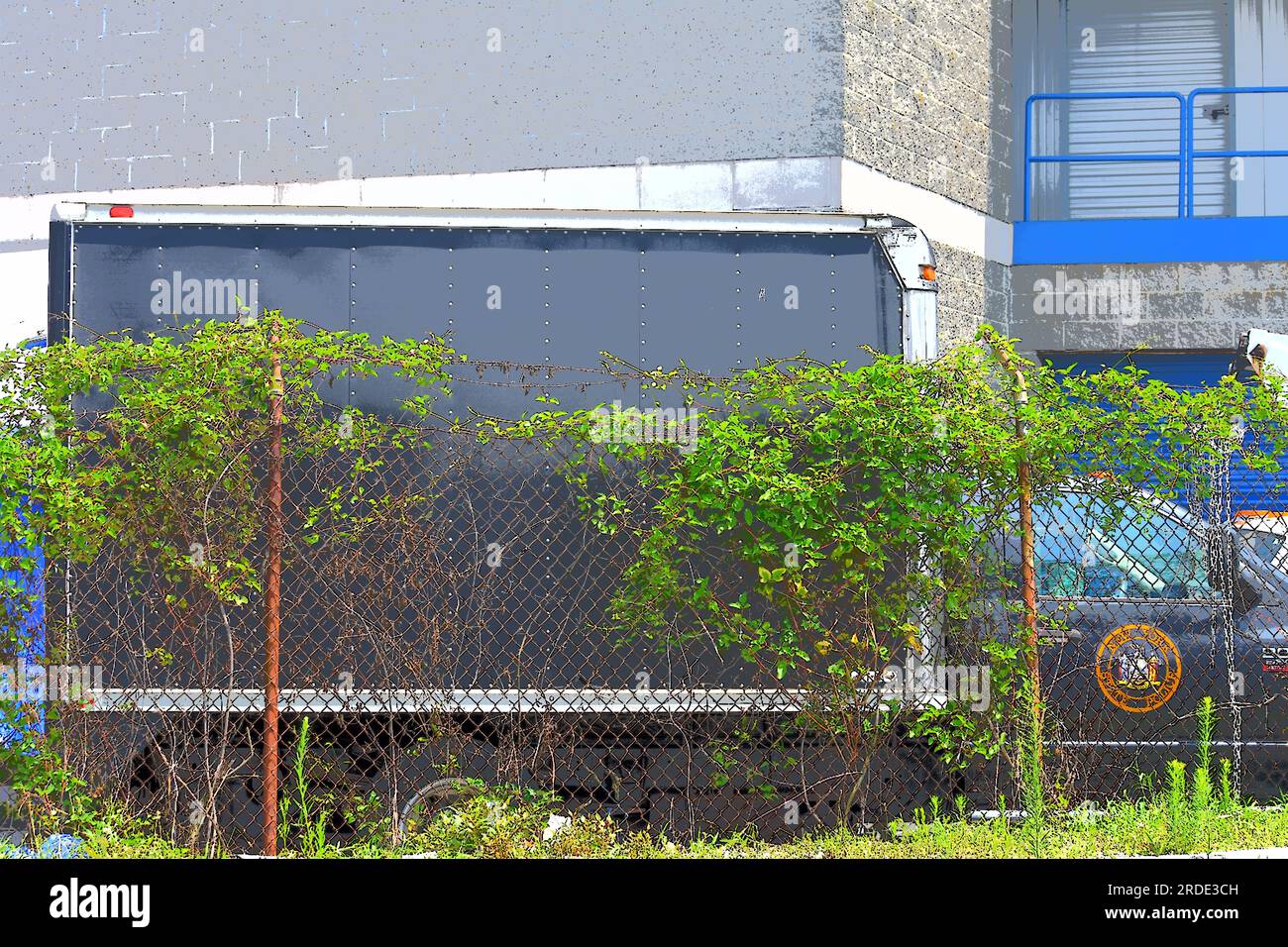 Les autorités fouillent l'unité de stockage d'Omega Self Storage à Amityville, New York. Les enquêteurs du laboratoire du crime et de la police de l'État de New York jeudi, recueillent des preuves de l'unité de stockage du présumé tueur en série Rex Heuermann de long Island à Gilgo Beach. Les enquêteurs sur les lieux de crime font sortir des preuves de la maison et du centre de stockage New-yorkais de Rex Heuermann à long Island, New York, le 20 juillet 2023. Rex Heuermann a été arrêté comme suspect dans les meurtres en série de Gilgo Beach. La présence massive de la police sur la First Avenue et Michigan Avenue est restée pour le sixième jour, jeudi. Polic Banque D'Images