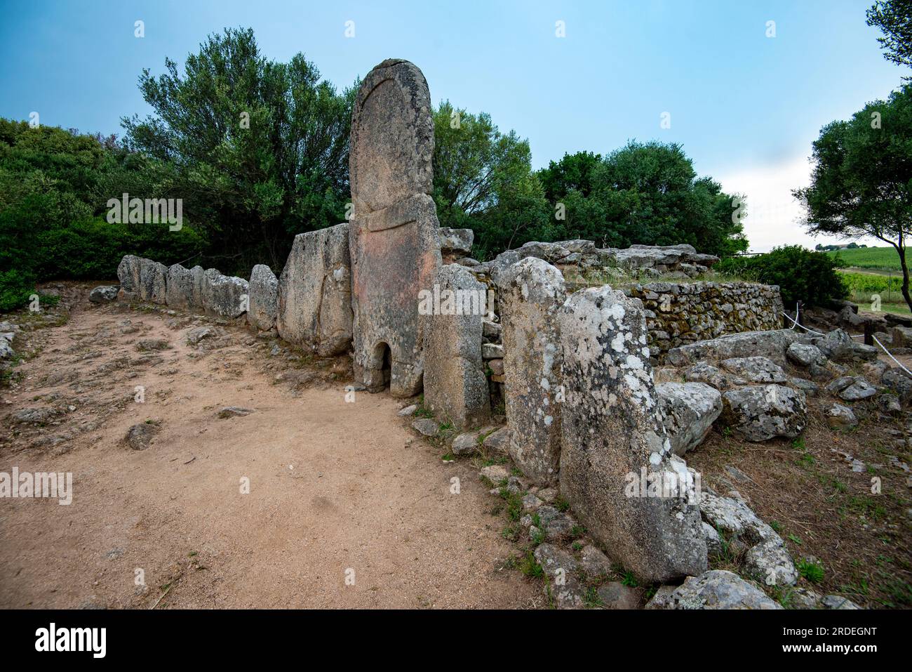 Géants tombe de coddu vecchiu Banque de photographies et d’images à ...