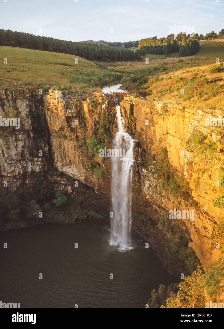 Les chutes de Berlin de 80 mètres sont situées près de la fenêtre de Dieu dans la province de Mpumalanga, en Afrique du Sud. Banque D'Images