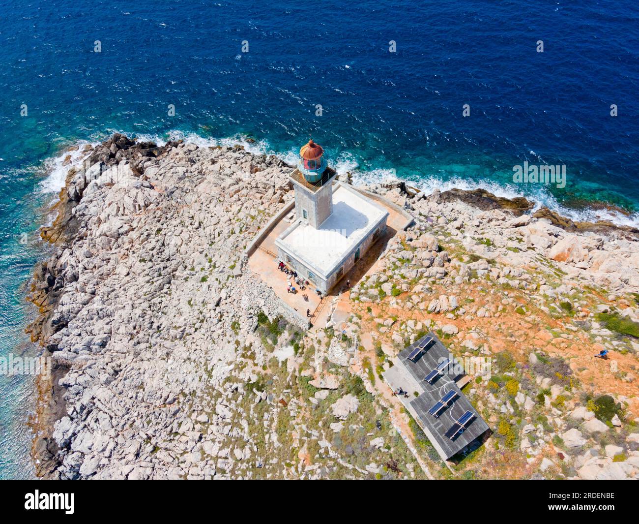 Drone shot, phare d’Akrotiri Tenaro à l’extrême sud du Péloponnèse, cap Matapan, Mani, Laconie, Péloponnèse, Grèce Banque D'Images