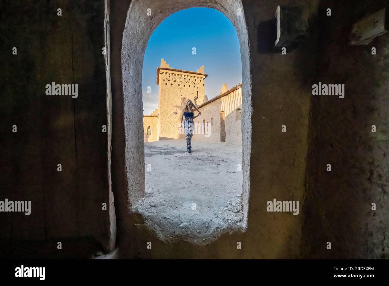 Kasbah Amridil est une résidence fortifiée historique ou kasbah dans l'oasis de Skoura, au Maroc. Il est considéré parmi les kasbahs les plus impressionnants de Banque D'Images