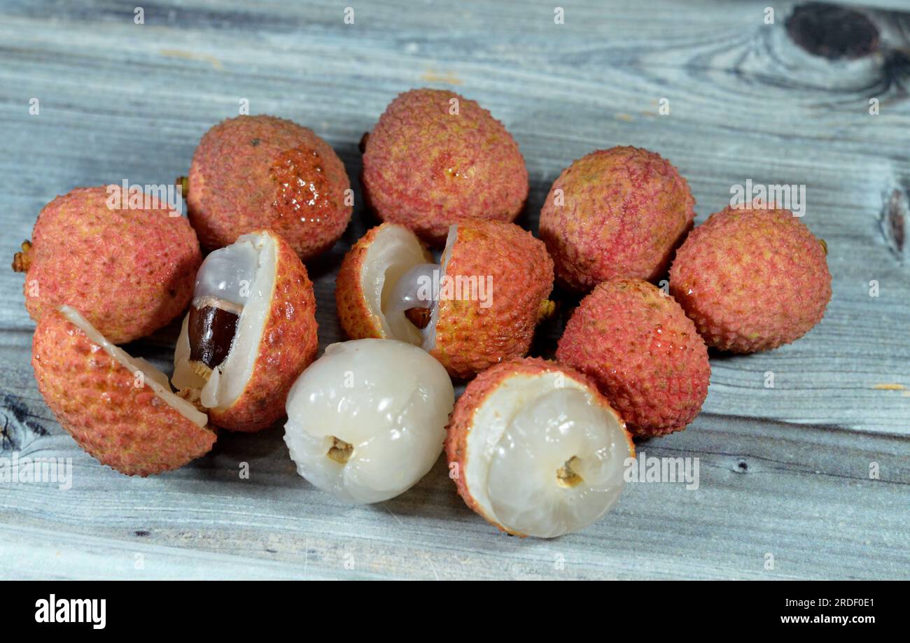 Fruit du litchi, Litchi chinensis, taxon monotypique et unique membre du genre Litchi dans la famille des savonniers, Sapindaceae, arbre tropical indigène Banque D'Images