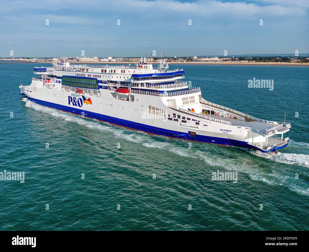 P&O Pioneer est un ferry transmanche à double extrémité exploité par P&O Ferries entre Douvres et Calais. Banque D'Images