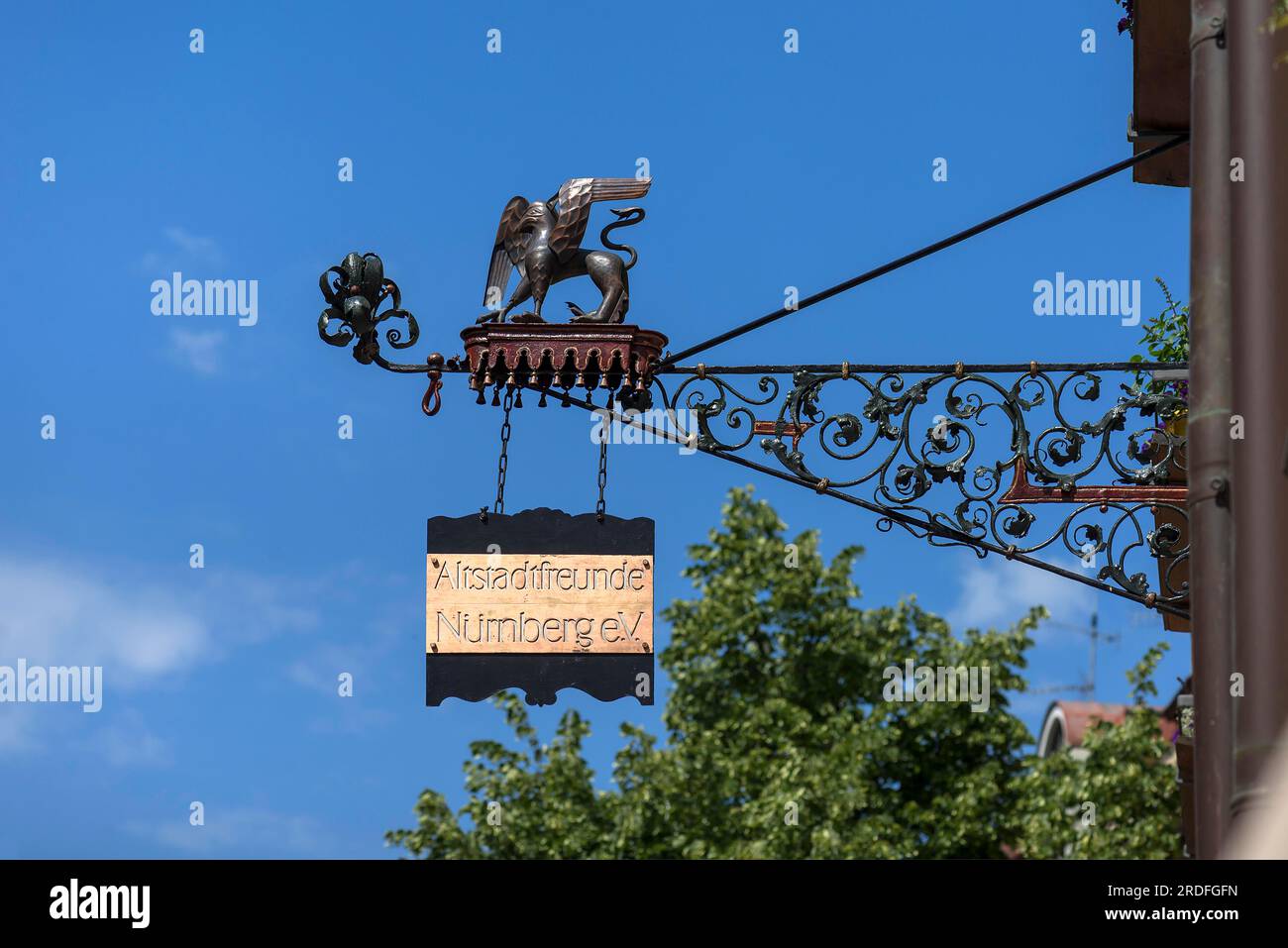 Signe de nez sur la Maison des amis de la vieille ville de Nuremberg, Weissgerbergasse 10, Nuremberg, moyenne Franconie, Bavière, Allemagne Banque D'Images