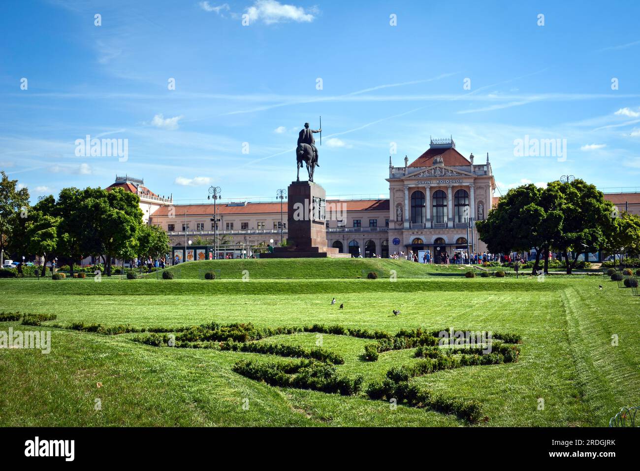 Place du Roi Tomislav et gare centrale (Glavni Kolodvor) à Zagreb, Croatie Banque D'Images Place du Roi Tomislav et gare centrale (Glavni Kolodvor) à Zagreb, Croatie Banque D'Images