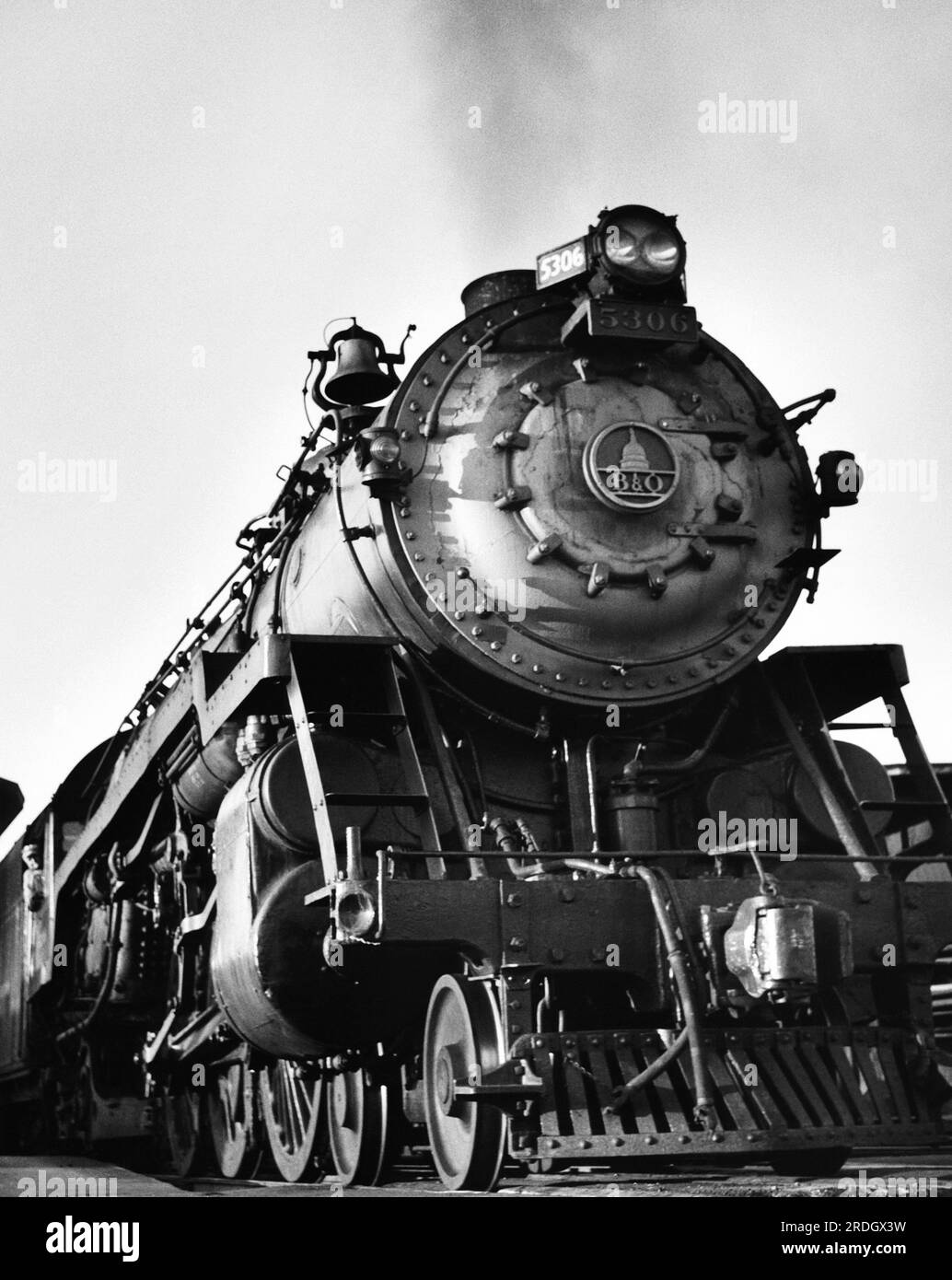 États-Unis : Mars 1955 Un gros plan de l'avant du moteur #5306 du Baltimore & Ohio Railroad. Banque D'Images