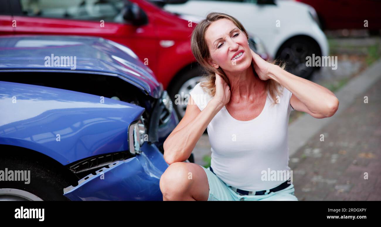 Blessure à la voiture. Douleur après un accident de la route Banque D'Images