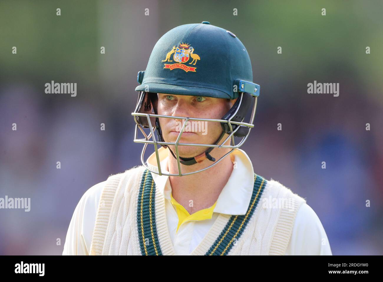 Steven Smith, de l'Australie, quitte le terrain de jeu après avoir été licencié par Mark Wood d'Angleterre lors de la LV= Insurance Ashes Fourth Test Series Day Three Test Series Match Angleterre vs Australie à Old Trafford, Manchester, Royaume-Uni, 21 juillet 2023 (photo de Conor Molloy/News Images) Banque D'Images