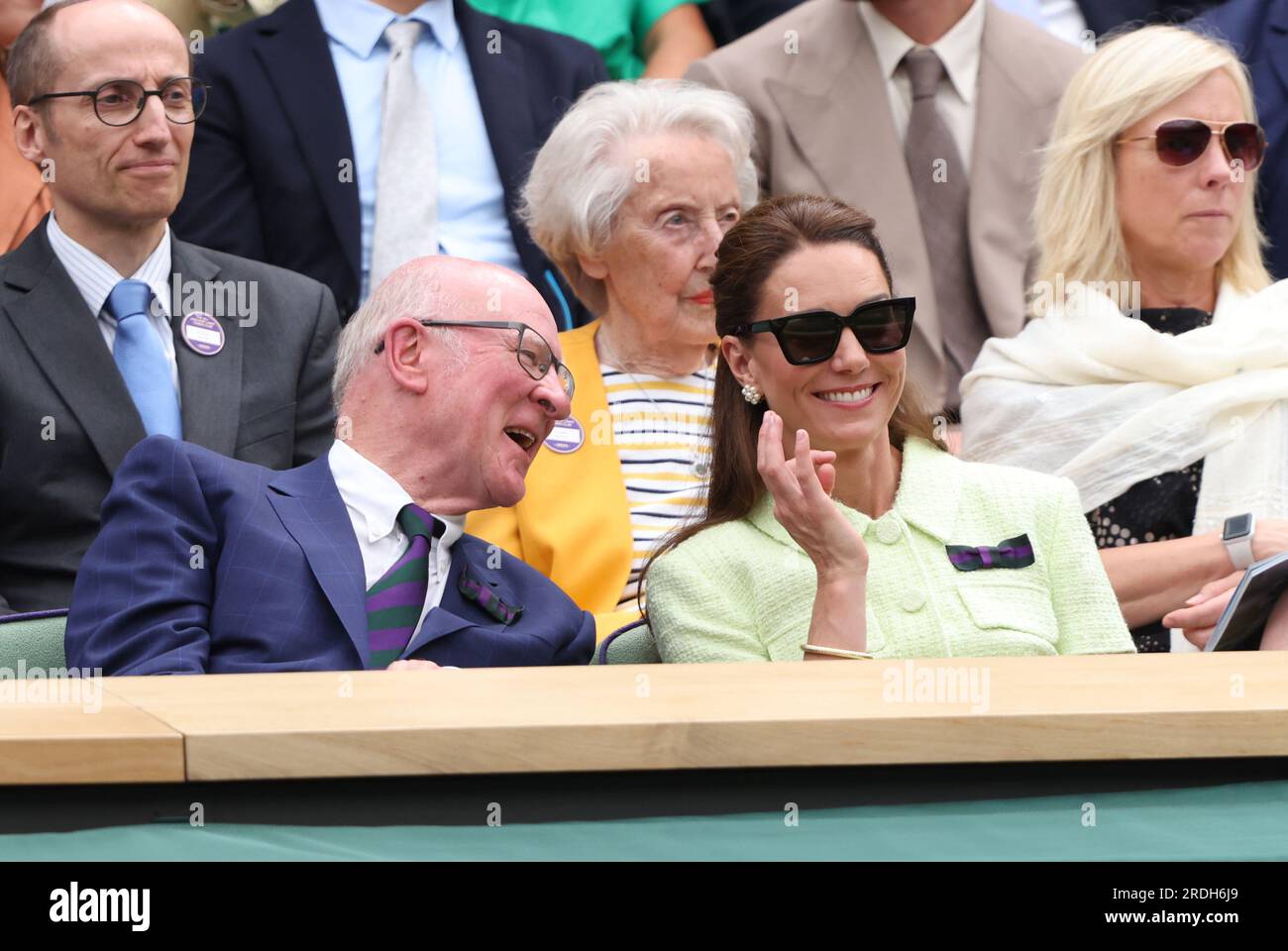 Catherine la Princesse de Galles, dans la Royal Box, regardant ONS Jabeur  contre Marketa Vondrousova dans la finale des dames sur le court central,  Wimbledon. Wimbledon Ladies final Day, Wimbledon, Londres, Royaume-Uni,