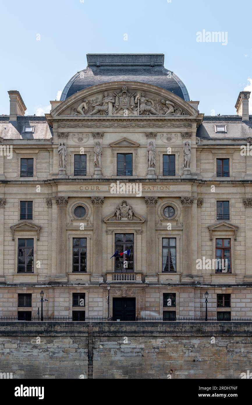 Vue extérieure du bâtiment abritant la Cour de Cassation, la plus haute juridiction du système judiciaire français Banque D'Images