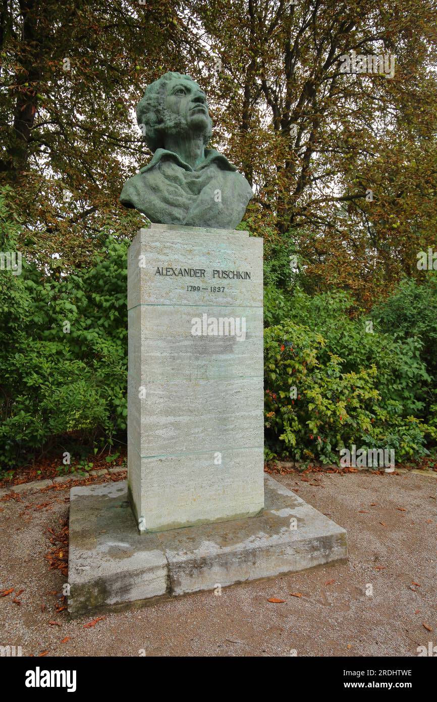 Monument et buste d'Alexandre Sergeïevitch Pouchkine, Ilmpark, Weimar, Thuringe, Allemagne Banque D'Images