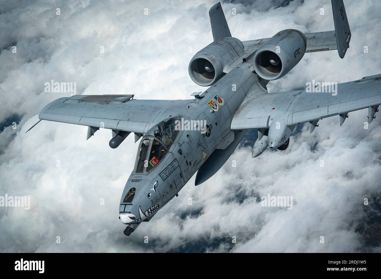 T-shirt Militaire Homme A-10 Thunderbolt II - Design BRRT, Coton, Fait Main USA