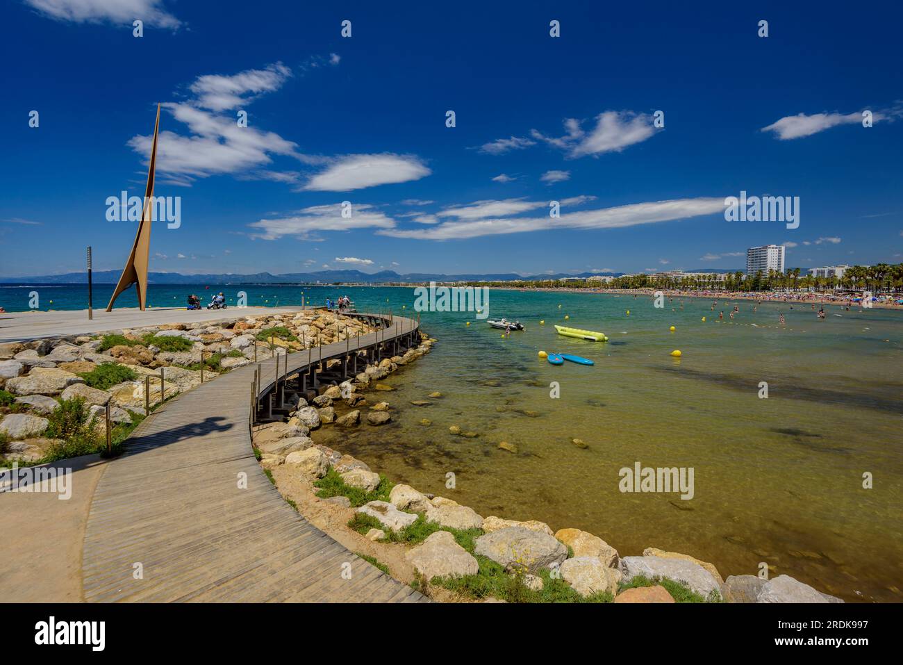 Els Pilons point de vue, au bout de la plage du Llevant (plage est) de Salou un jour d'été (Tarragone, Catalogne, Espagne) ESP : Mirador de Els Pilons Banque D'Images