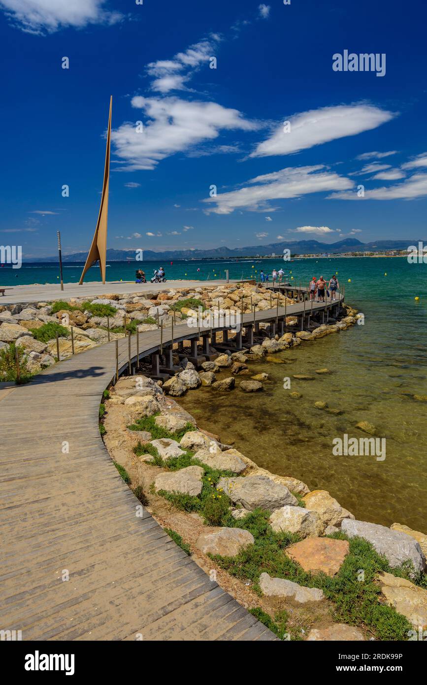 Els Pilons point de vue, au bout de la plage du Llevant (plage est) de Salou un jour d'été (Tarragone, Catalogne, Espagne) ESP : Mirador de Els Pilons Banque D'Images