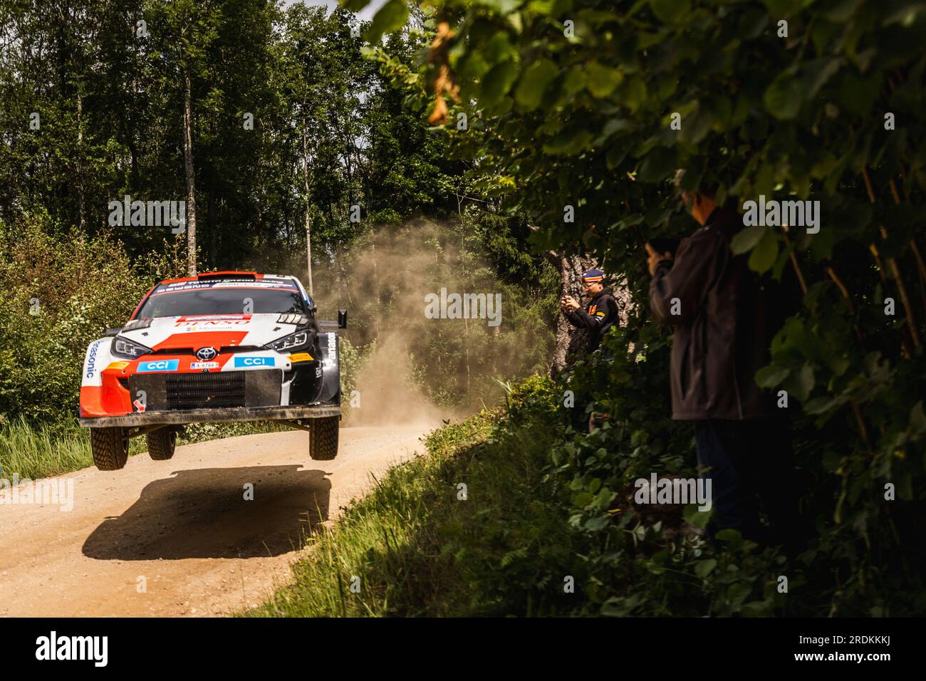 Tartu, Estonie - 22/07/2023, Tartu, Estonie. 22 juillet 2023. 18 Takamoto KATSUTA (JPN), Aaron JOHNSTON (IRL), TOYOTA GAZOO RACING WRT, TOYOTA GR Yaris Rally1 Hybrid, WRC, action lors du Rallye Estonia 2023, 8e manche du Championnat du monde des voitures de rallye WRC 2023, du 20 au 23 juillet 2023 à Tartu, Estonie - photo Nikos Katikis/DPPI crédit: DPPI Media/Alamy Live News Banque D'Images