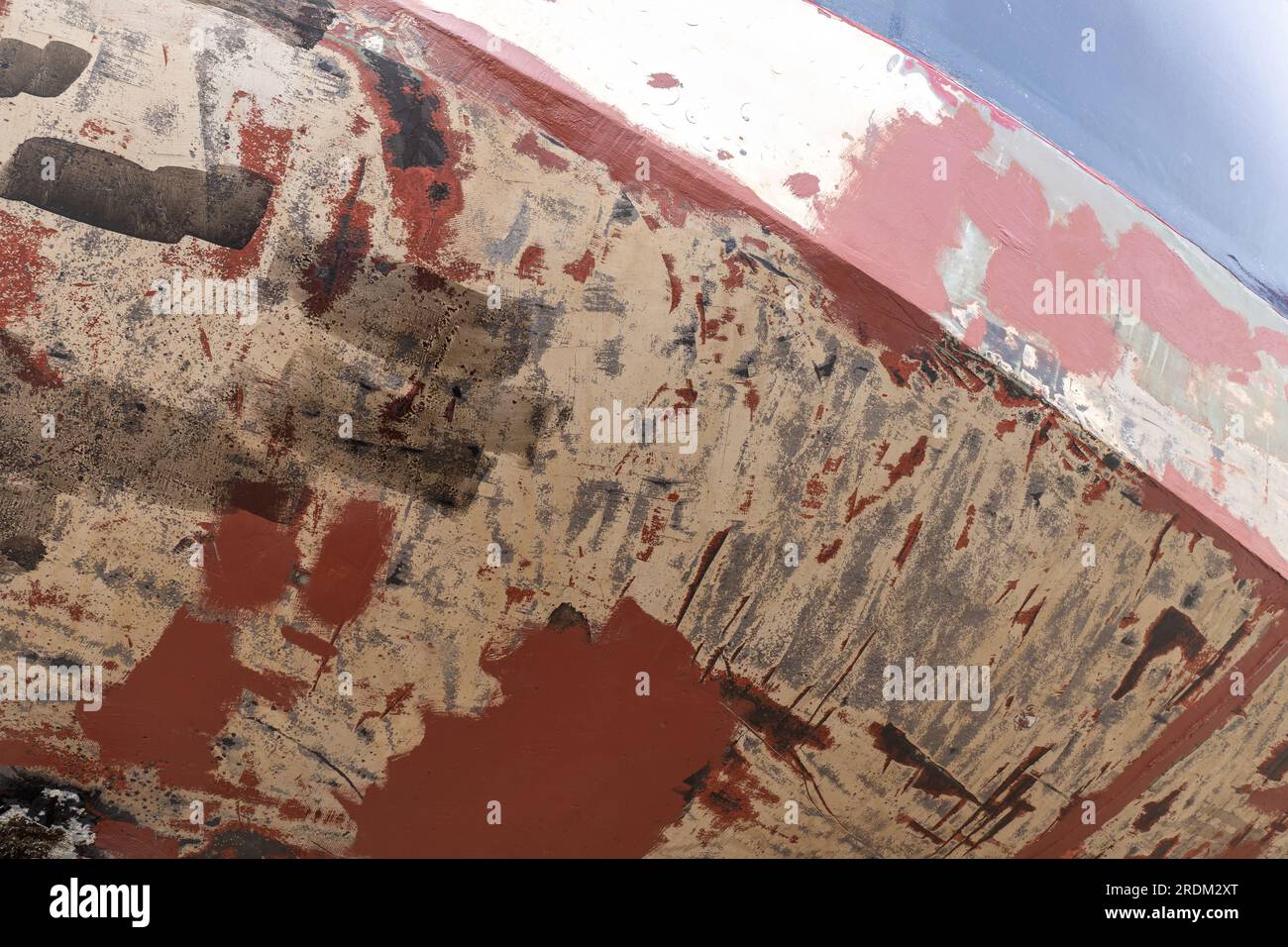 quille d'un bateau à moteur entreposé à terre Banque D'Images