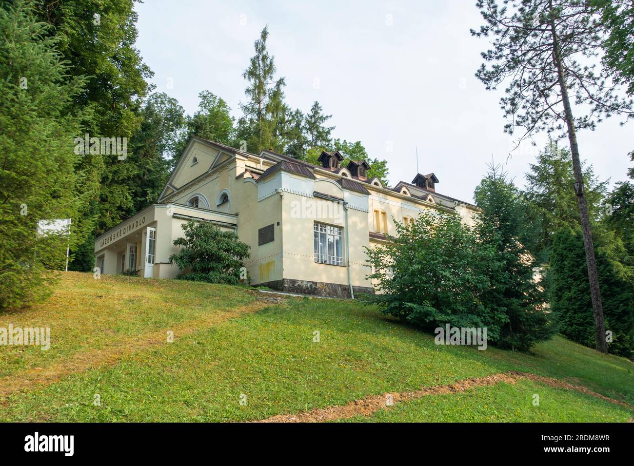 Bâtiment du Théâtre Spa, construit par l'architecte Frantisek Skopalik en 1906-1908, à Luhacovice, région de Zlin, République tchèque, juillet 13, 2023. (CTK photo/Lib Banque D'Images