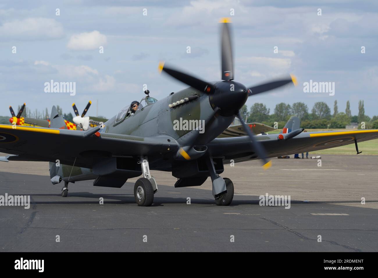 Vickers Supermarine, Spitfire, FRXIVe, RM927, G-SXIV, Légendes volantes, Église Fenton, Leeds, Banque D'Images