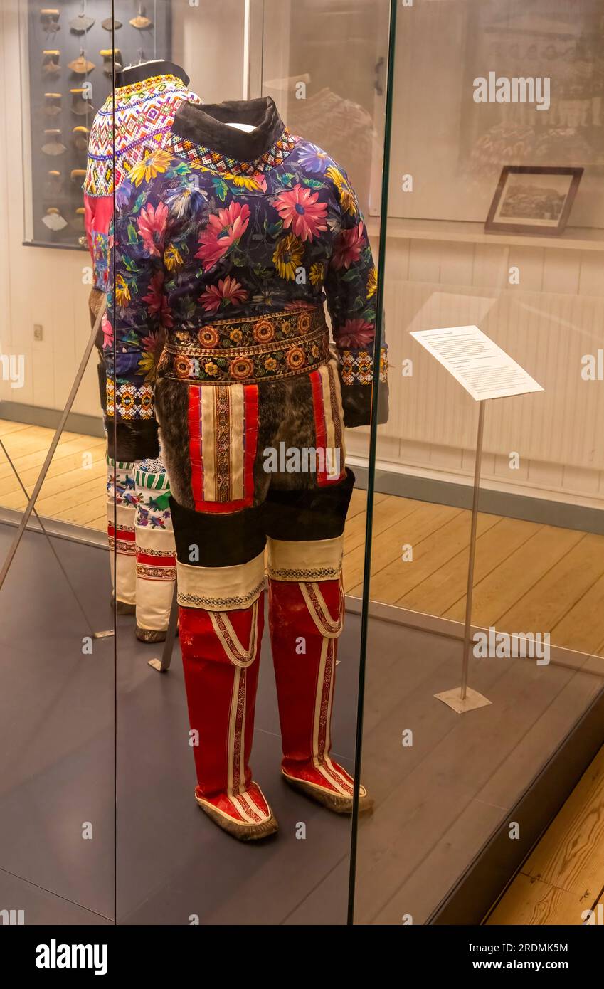 Objets exposés dans le musée à Maniitsoq, Groenland occidental en juillet Banque D'Images