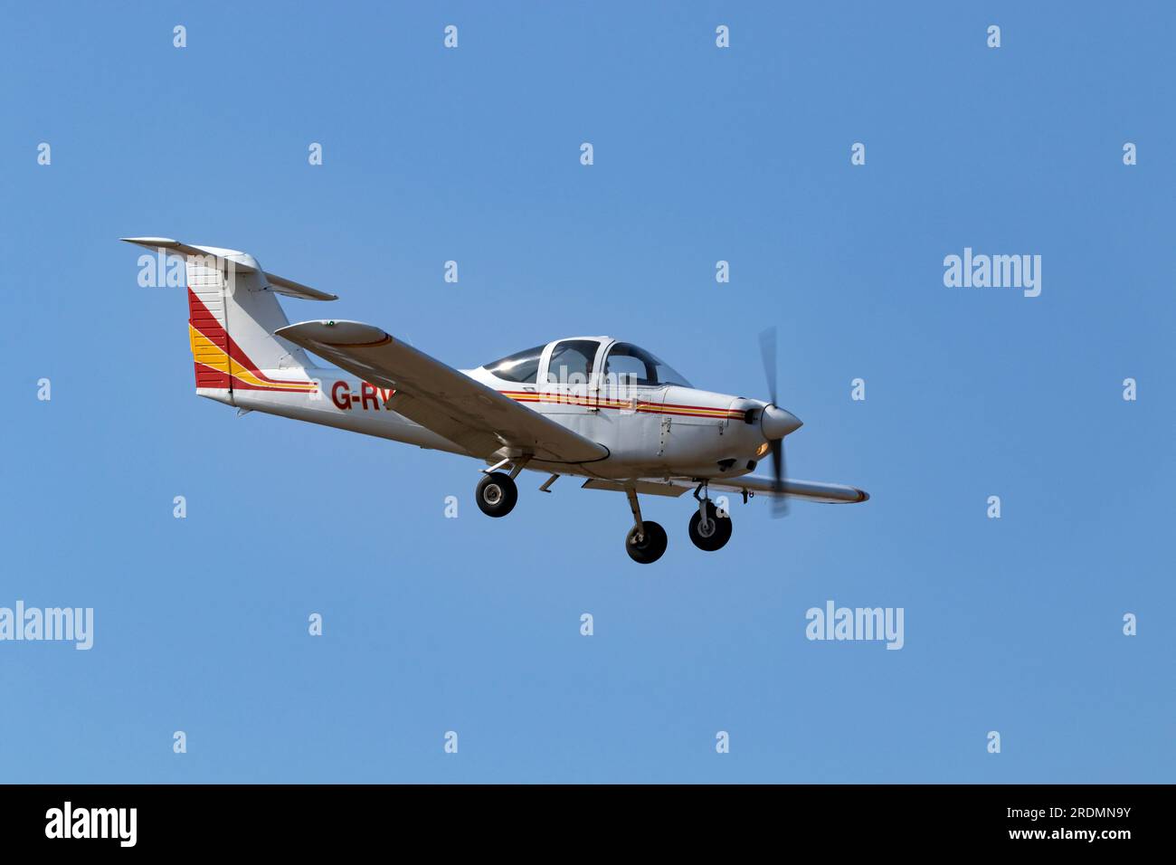 Piper PA-38-112 Tomahawk G-RVRO Banque D'Images
