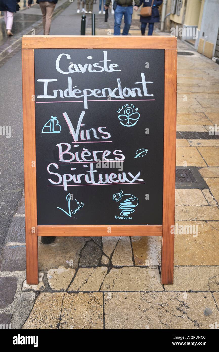 Boutique de vins et bières à Aix en Provence France Banque D'Images