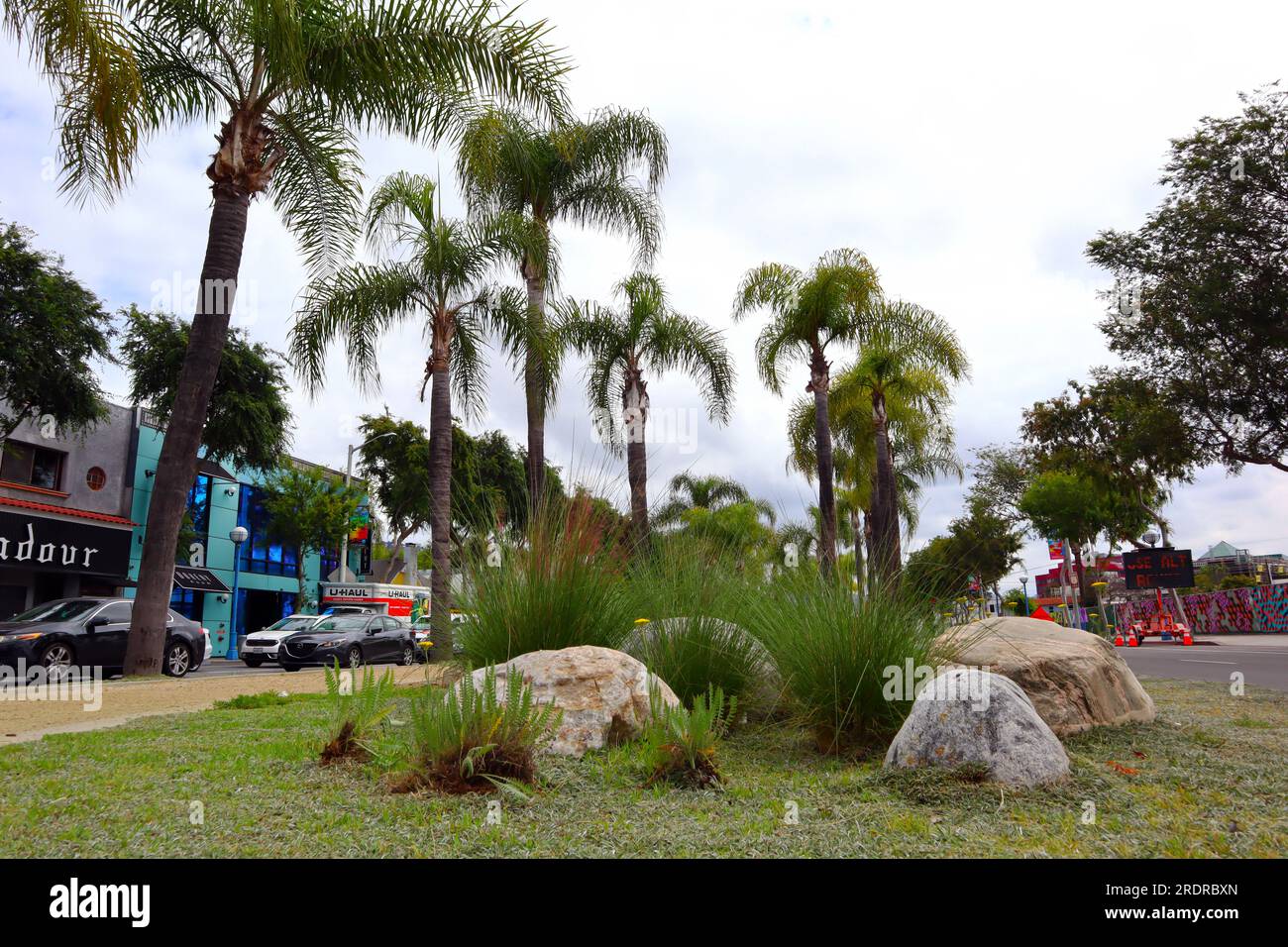 West Hollywood, Californie : Poetry Walk, une installation temporaire d'art public située sur le centre de trafic de Santa Monica Boulevard Banque D'Images
