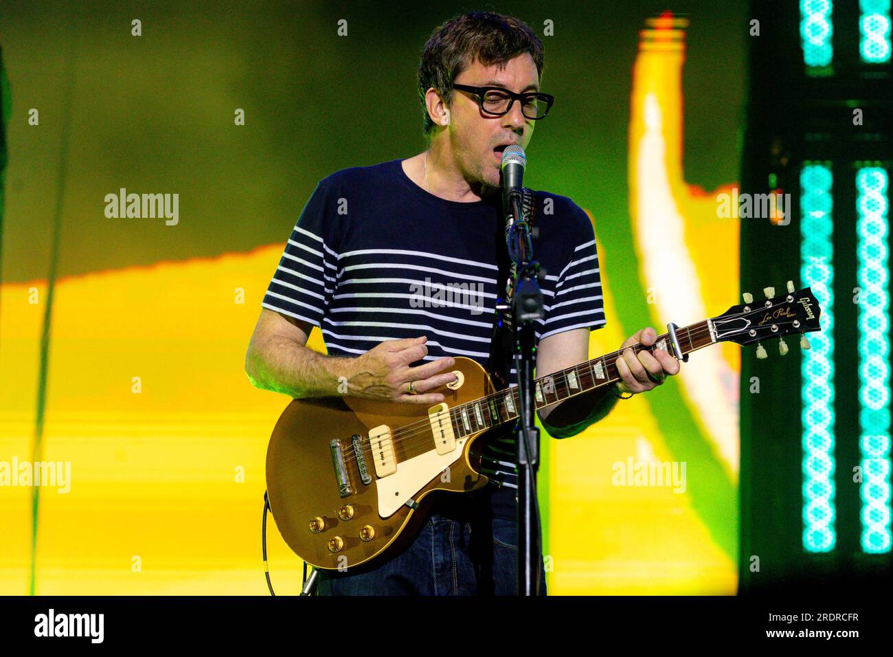 Lucca, Italie. 22 juillet 2023. Graham Coxon du groupe Blur Rock se produit en direct au Lucca Summer Festival à Lucca. (Photo de Mairo Cinquetti/SOPA Images/Sipa USA) crédit : SIPA USA/Alamy Live News Banque D'Images