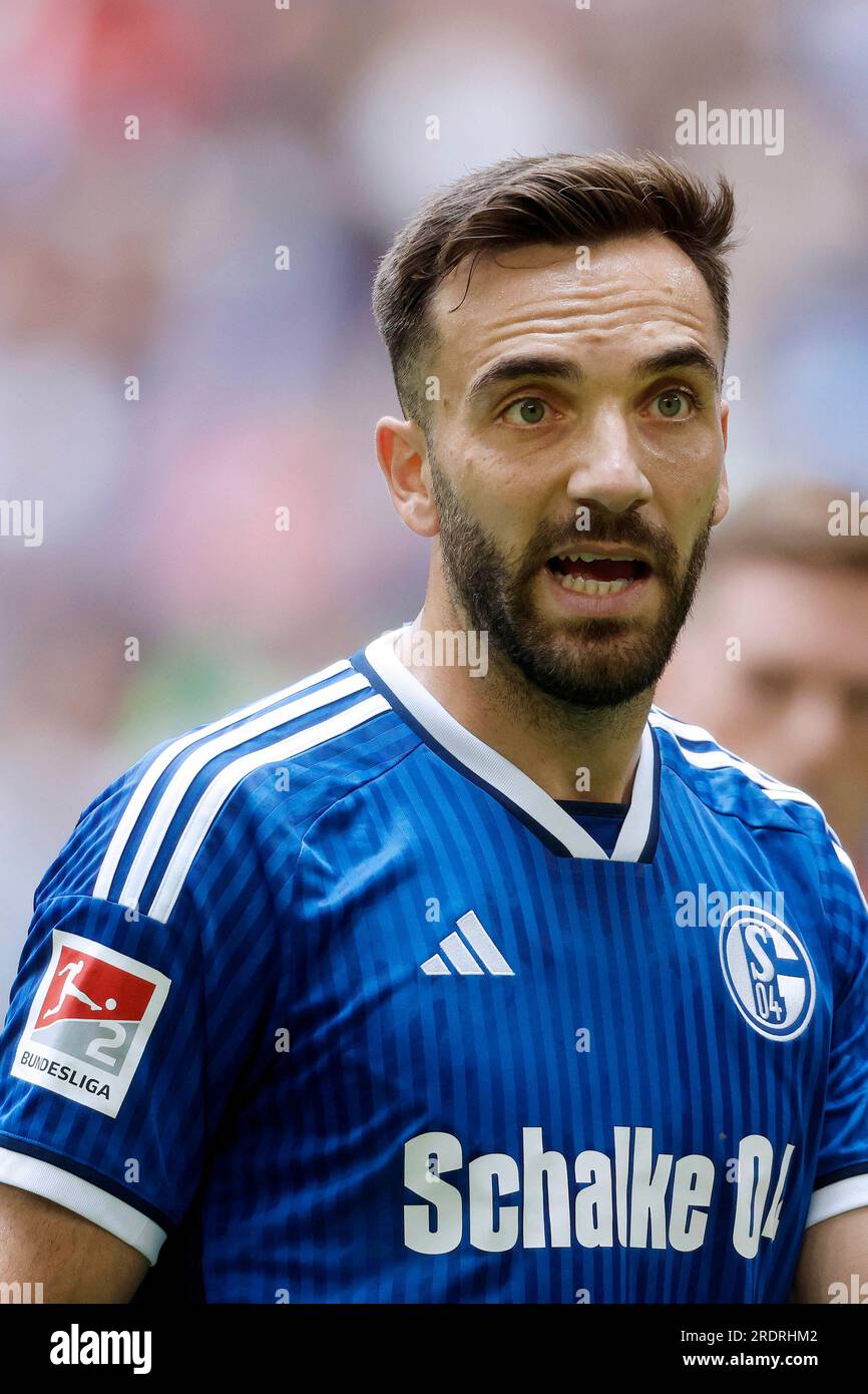 Gelsenkirchen, Allemagne, 2. Fussball Bundesliga Freundschaftsspiel International FC Schalke 04 vs FC Twente 2-2 am 22. 07. 2023 In der Veltins-Arena auf Schalke in Gelsenkirchen Kenan KARAMAN (S04) Norbert Schmidt, Duesseldorf Banque D'Images