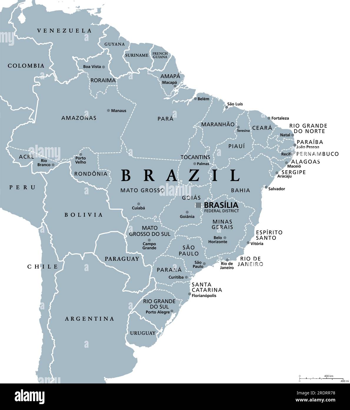 États du Brésil, carte politique grise. Unités fédératives avec frontières et capitales. Entités infranationales, formant la République fédérative du Brésil. Banque D'Images