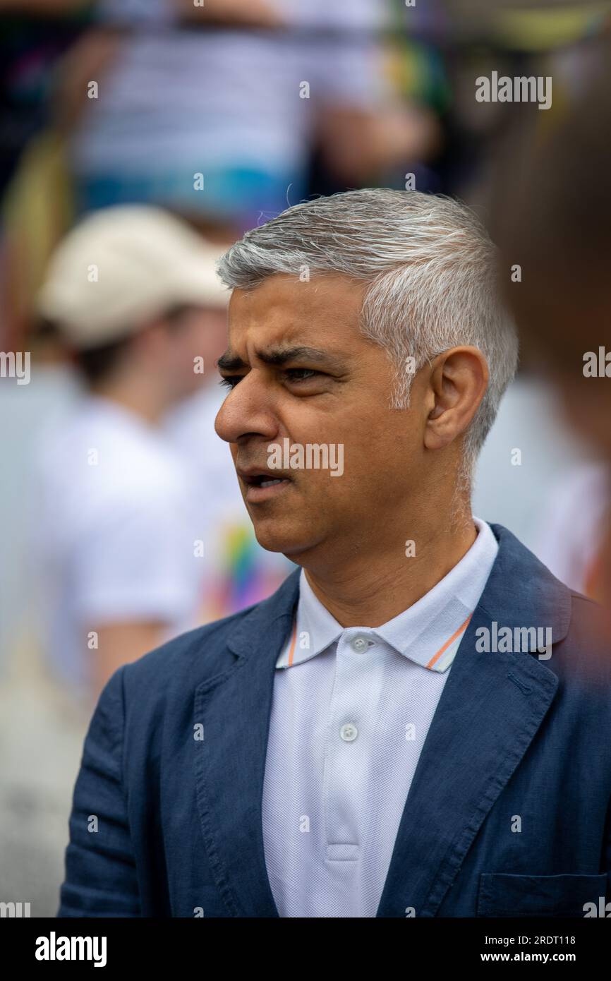 Sadiq Khan soutient la London Pride. Sadiq Khan est le maire actuel. Il fournit un leadership à l'échelle de la ville et crée des politiques pour améliorer Londres pour tous. Banque D'Images