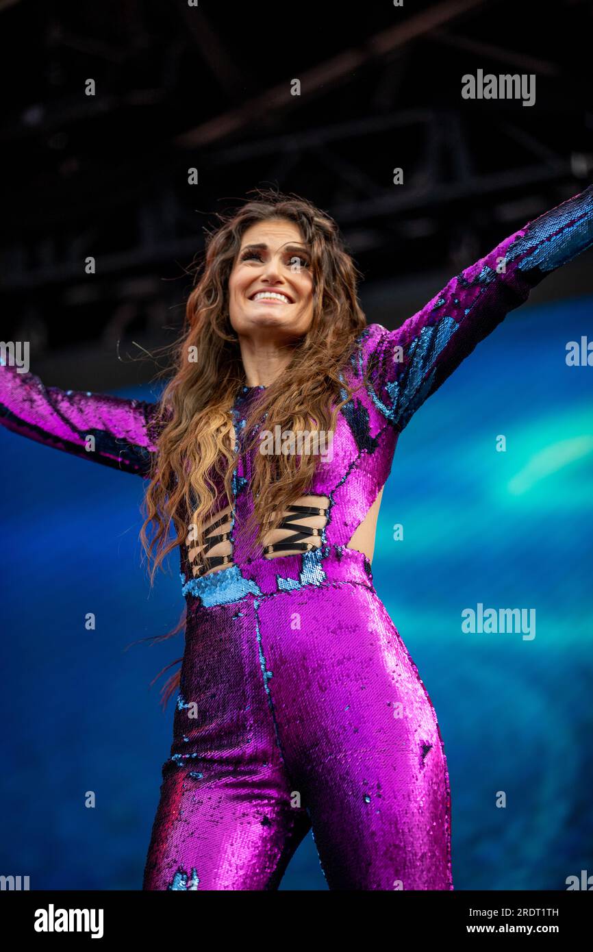 Idina Kim Menzel en concert à la London Pride 2023 à Trafalgar Square Banque D'Images