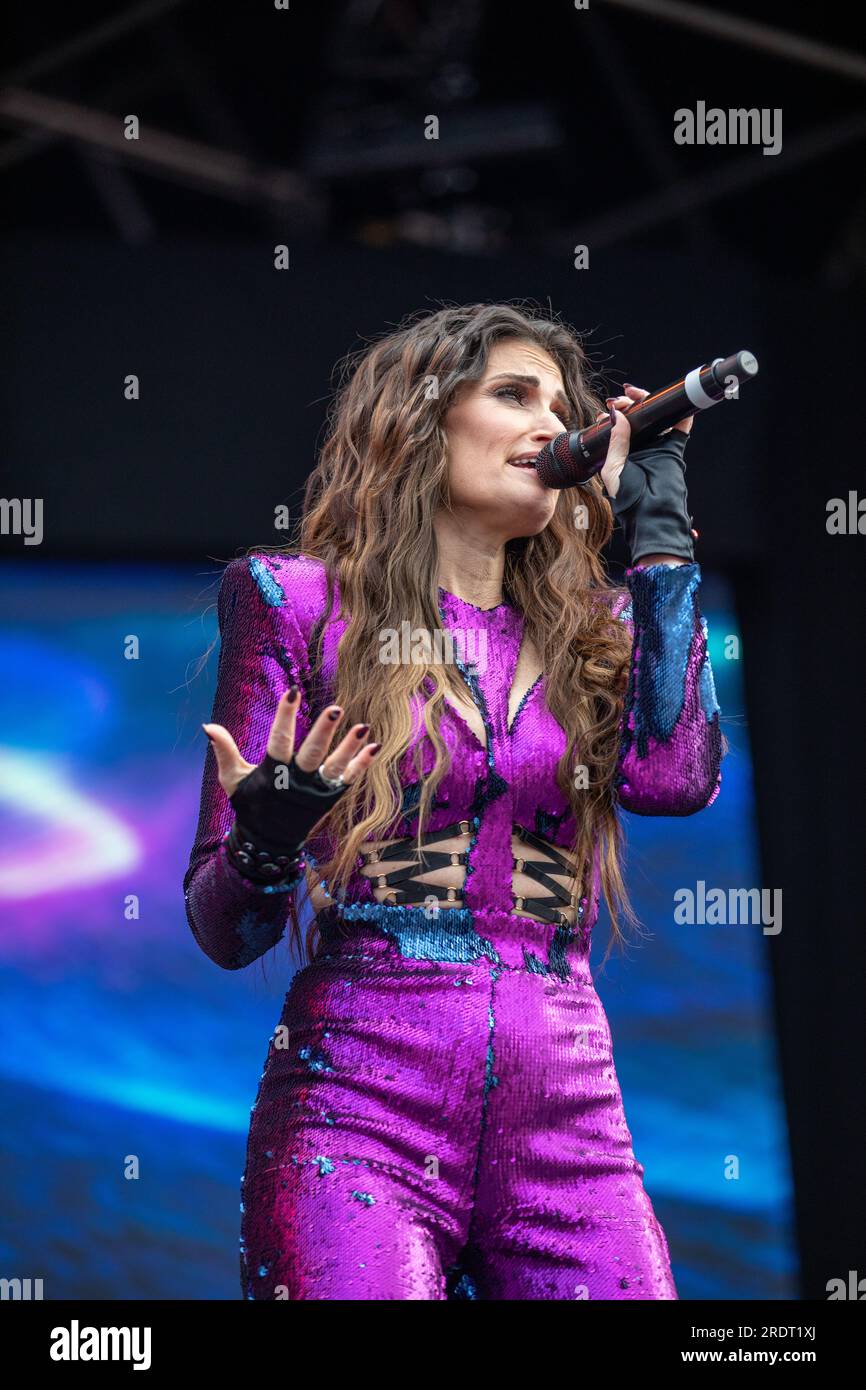 Idina Kim Menzel en concert à la London Pride 2023 à Trafalgar Square Banque D'Images