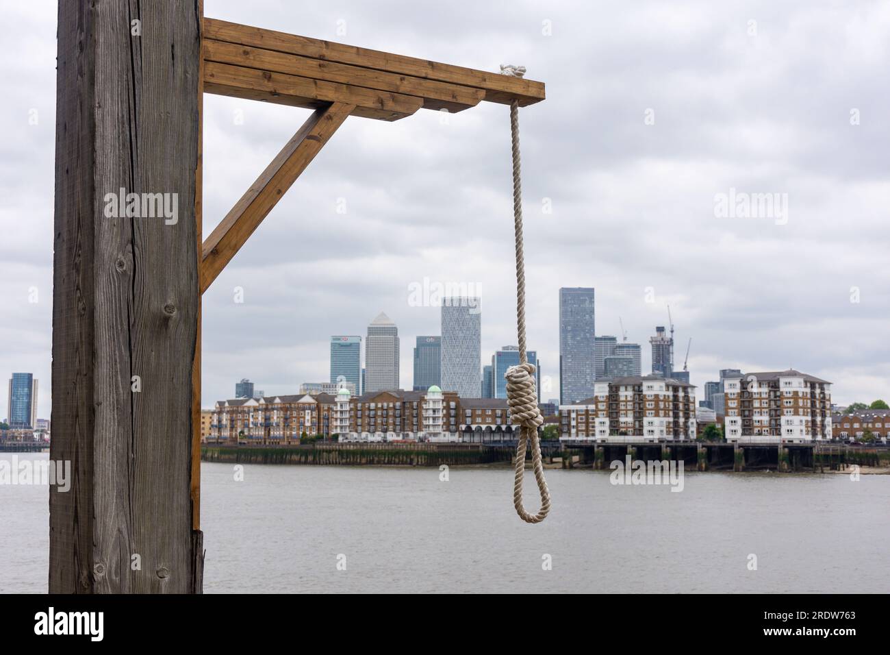Nœud coulant au bord de la rivière du Prospect of Whitby Pub, Wapping Wall, Wapping, Borough of Tower Hamlets, Greater London, Angleterre, Royaume-Uni Banque D'Images