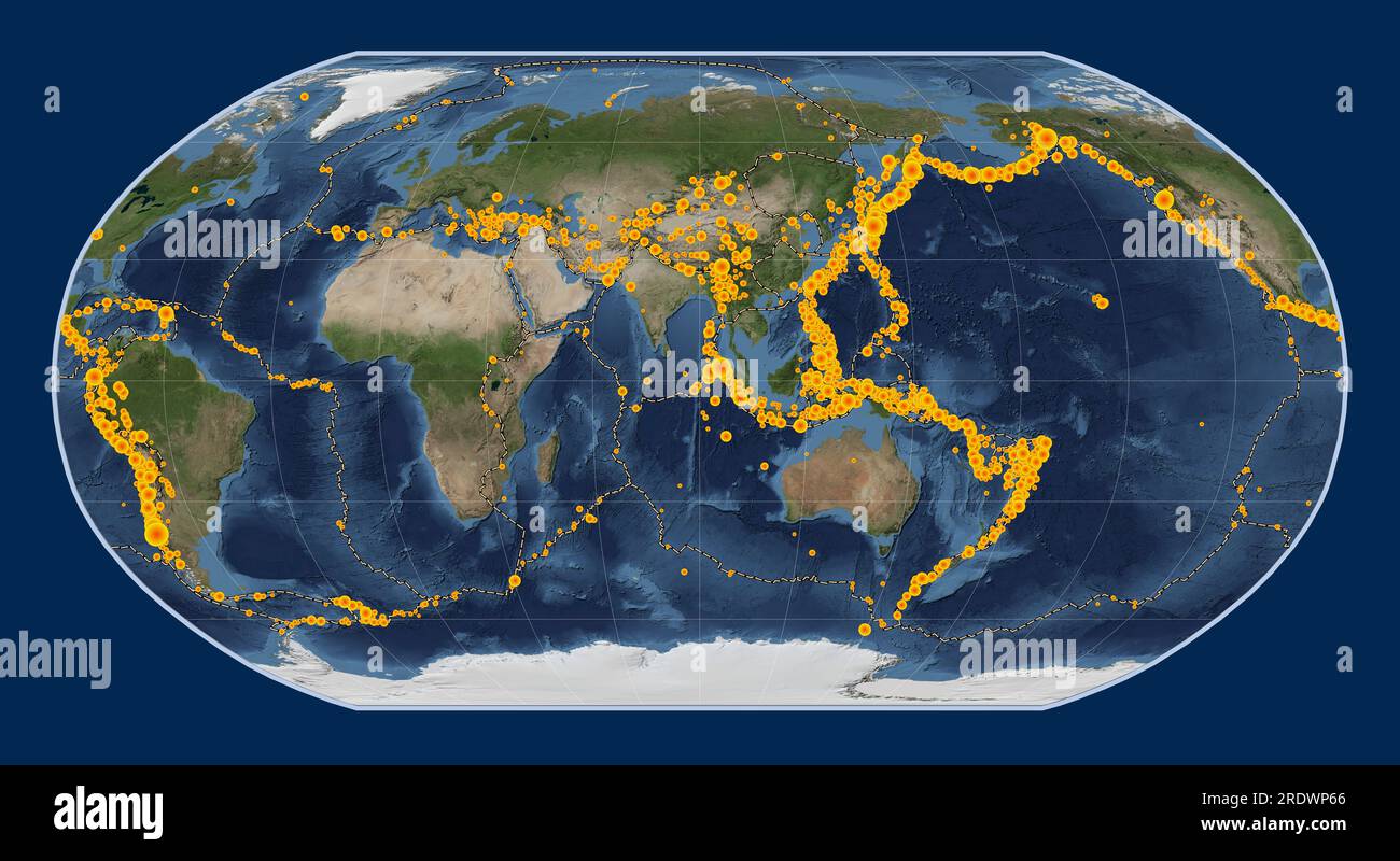Emplacements des tremblements de terre au-dessus de Richter 6,5 enregistrés depuis le début du 17e siècle sur la carte satellite mondiale de marbre bleu dans le cen de projection Robinson Banque D'Images