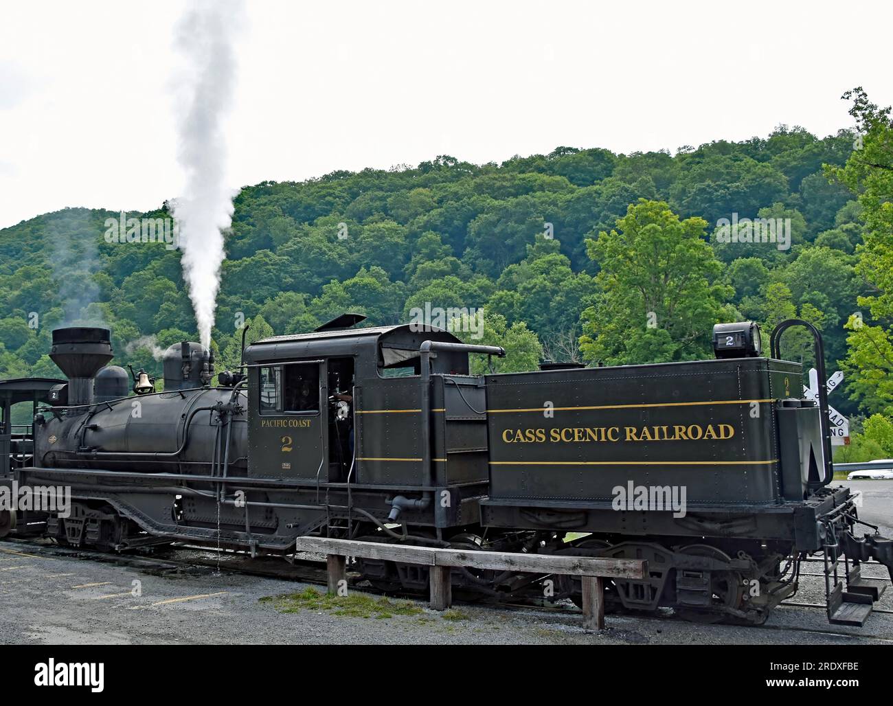 La locomotive Shay #2 à Cass, WV sur le Cass Scenic Railroad se prépare à pousser un train d'excursion jusqu'à la montagne Banque D'Images