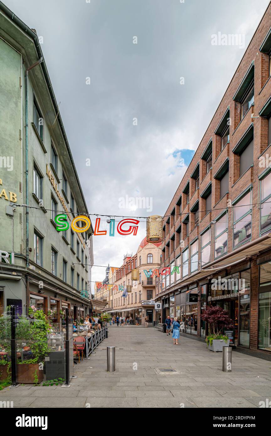 HELSINGBORG, SUÈDE - 16 JUILLET 2023 : la principale rue commerçante du centre-ville est Kullagatan Banque D'Images