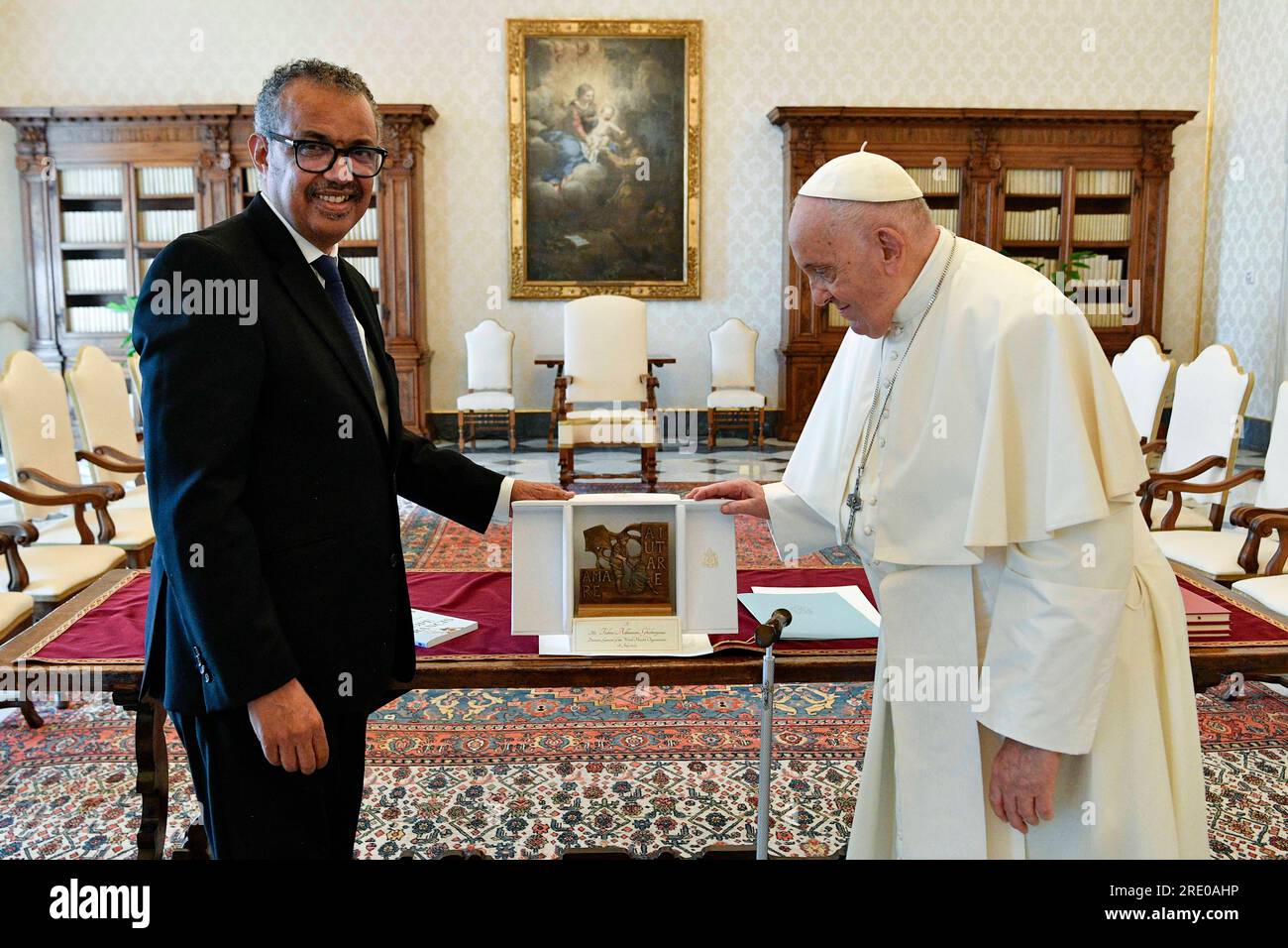 Vatican, Vatican. 24 juillet 2023. Italie, Rome, Vatican, 2023/7/24.le Pape François reçoit en audience le Dr Tedros Adhanom Ghebreyesus, Directeur général de l'Organisation mondiale de la Santé au Vatican Photographie par VATICAN MEDIA /Catholic Press photo Credit : Independent photo Agency/Alamy Live News Banque D'Images